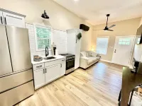 Cozy 1-bedroom Tiny House with WiFi, AC in beautiful Somerset 서머셋 호텔