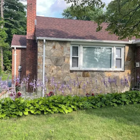 NEW: Spacious & Convenient Hideaway!Centrally located & 10 min from airport!