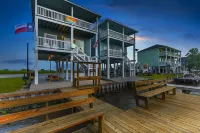 The Seaesta Shack-Colorado River-Lighted Fishing Pier-Starlink Wifi-Sleeps 9