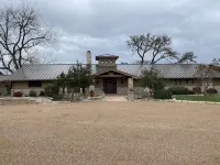 LIVE WATER LODGE on Johnson Creek<br>5 Bedrooms sleep 11, 4 1/2 baths Hotels near Johnson Creek RV Resort & Park