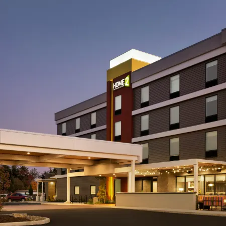 Home2 Suites by Hilton Portland Airport or