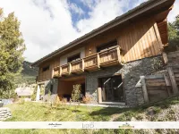 Veliski-Lodge, a chalet for rent in Haute-Maurienne Hotels in Bramans