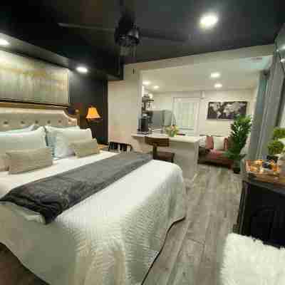 Soak up the charm of this cozy, recently  remodel studio. Rooms