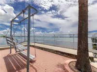 Charming Gulfport Town Guest Cottage Studio -Walk to Beach -Shops -Restaurants