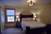 Custom Built Luxury Cabin on 2.5 Acres, 10 Mins to Windham & Hunter Mountains!