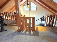 Serene Sunset View Lakehouse Near Cascade Mountain Hotels in Packwaukee