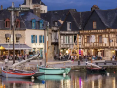 COUP de COEUR - Trés beau 2P avec grande Terrasse sur le PORT de ST Goustan Hotéis em Auray