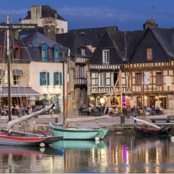 COUP de COEUR - Trés beau 2P avec grande Terrasse sur le PORT de ST Goustan Отели в г. Оре
