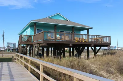 La Belle a BEACHFRONT Escape - Sleeps 12 - 4Bedroom, 4Bath - Dune Walkover