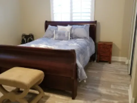 ⭐  Beautiful Private Backyard Resort Heated Pool/Spa Downtown & Beaches Hotels in Jensen Beach