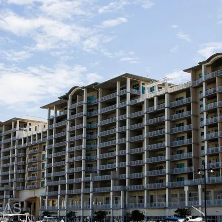 5 Star Luxury Wharf Condo 509 -  Affordable Rates - Book Now for Fall!