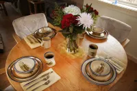 Newly Remodeled Historic Log Cabin on Banks of Horse Creek Hotels in Dubois