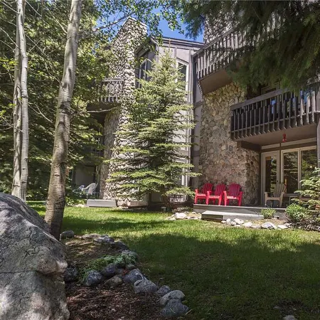 3Br Condo on 10 Mile Creek with Mountain & Creek Views. Close to Main Street!