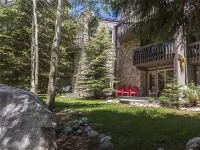 3Br Condo on 10 Mile Creek with Mountain & Creek Views.  Close to Main Street! - Pools
