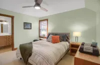 Top of Lemont - Minutes to Downtown State College and Penn State Hotels in Lemont