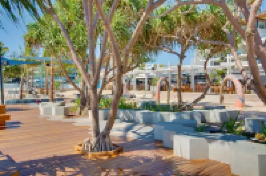 BEACH BELLE 2 BRM APARTMENT OPPOSITE BEACHFRONT