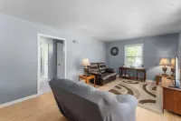 Charming apartment with WiFi, and Free Laundry in brilliant Sioux Falls