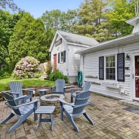 Charming Family-friendly 10 BR, 10.5 BA Property by Perkins Cove!