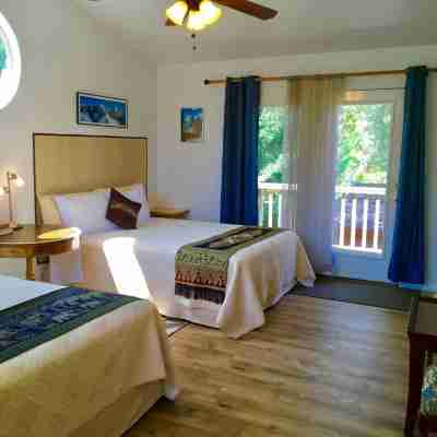 6 BR Villa Downtown in Springdale 1.2 mi from ZNP Sleeps 14 Free parking 6 cars Rooms