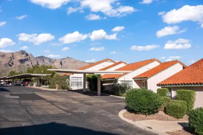 Summer paradise w/ pool in the Foothills! Hotels near Sabino Canyon