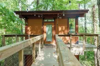 2-Person Romantic Treehouse Getaway in Hocking Hills, Ohio