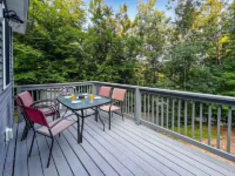 Close to Lake ~ Htub ~ Game Rm ~ FirePit ~ Stunning Design