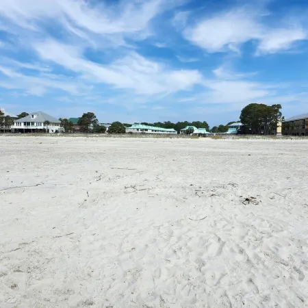 New Beach, Gulf Front Complex. Family Rates.