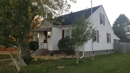 Spacious 4-bedroom 2 Bath in central Wilmington.with Hot Tub.