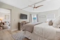 Balcony Ocean View, Pool & Pickleball! Steps to the Beach and Restaurants!