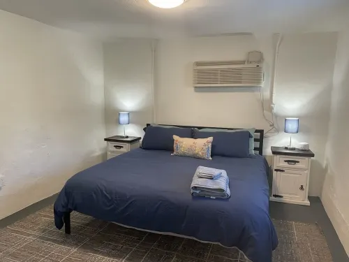 NEW! Petite Palace on Park Ave