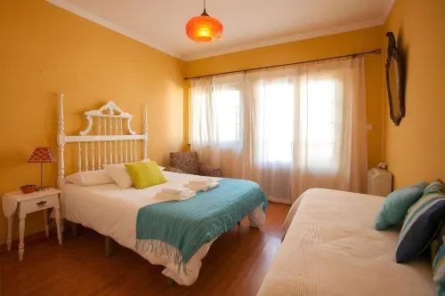 Ericeira Chill Hill Hostel & Private Rooms - Peach Garden