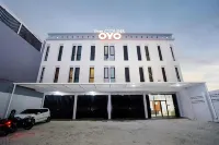 The Colins Hotel Hotels in Sambikerep