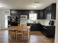 Sleeps 6 nr GPT / Biloxi beaches Pet Friendly Fenced Back Yard Outdoor Kitchen