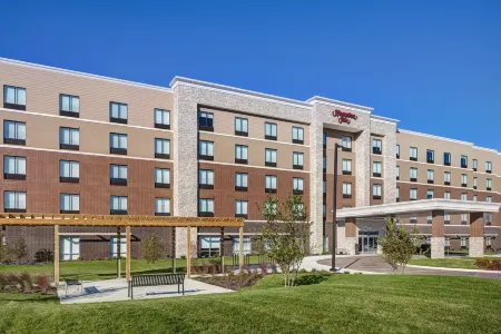 Hampton Inn Chicago Orland Park Отели рядом с достопримечательностью «Парк Мак-Говни»