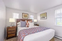 Sunny Beachfront Condo + Parking! Provincetown West End