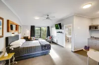 The Rocks Motel - parcheggio