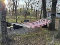 Fisherman's Flat    Cozy 3-bedroom cabin short walk to water at Cypress Cove
