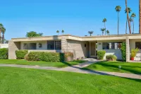 Quintessential Mid-Century Modern Oasis in the Desert - 3-Star