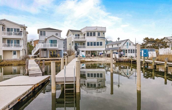 Luxury LBI Waterfront Home With Dock.  Perfect for Boat Owners!