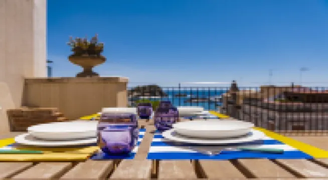 Lachea Seaview Penthouse - Short Lets