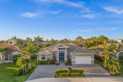 Modern Luxury Home • 5 Minutes to Beach • Heated Pool & Spa