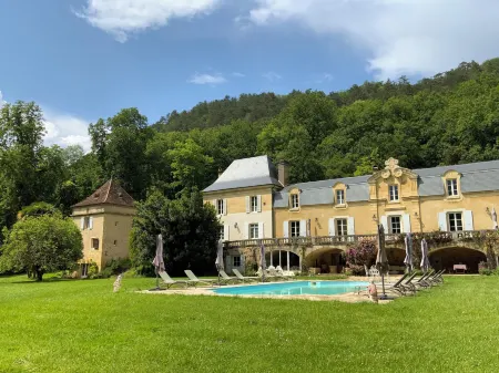 Château d'Argentonesse Отели в г. Ле-Бюг