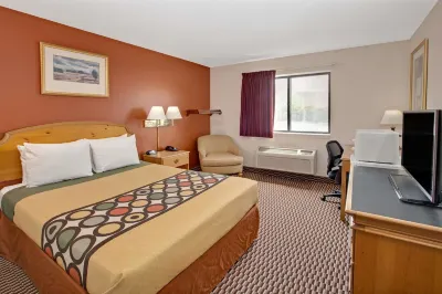 Super 8 by Wyndham Crystal Lake Hotels in Crystal Lake