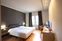 烏爾達尼比亞公園飯店 Pescadería La Marea附近的飯店