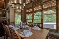 Luxury Hickory Homestead 4 Bedroom Home by RedAwning Hotels in Sevier County