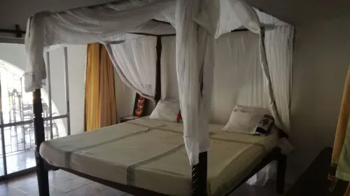 Travellers Paradise Diani - Hostel - 2 звезды