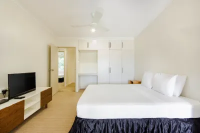 Citi Serviced Apartments - Gaba Place Hotel dekat National Orchid Garden