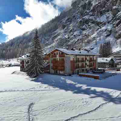 Hotel Lo Scoiattolo Hotel Exterior