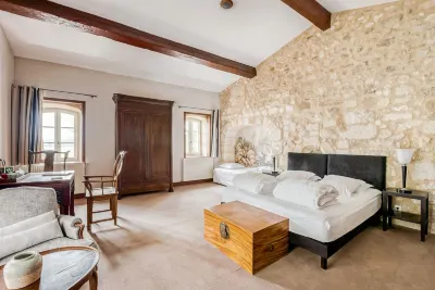 Chateau de la Vieille Chapelle Hotels in Beychac-et-Caillau