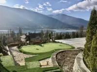 Kootenay Wild Hotels in 